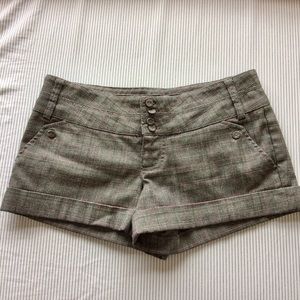 "Guess” Plaid Shorts, Size 26 Women